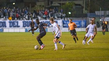 Deportivo Rincón no lo pudo aguantar y perdió con Atenas en Río Cuarto por el Federal A