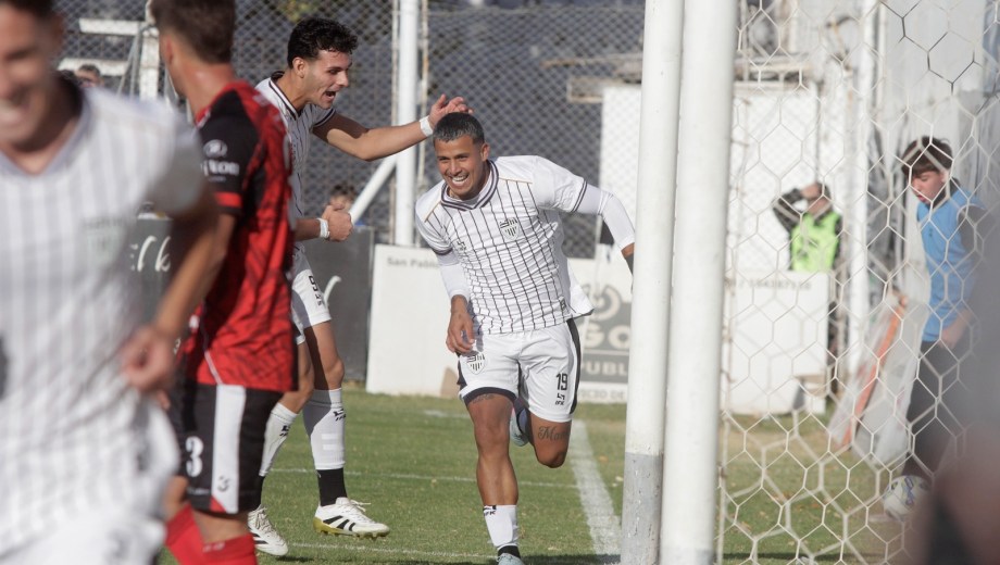 Cipolletti venció a FADEP en La Visera y es puntero de su grupo. (Foto: Oscar Livera)