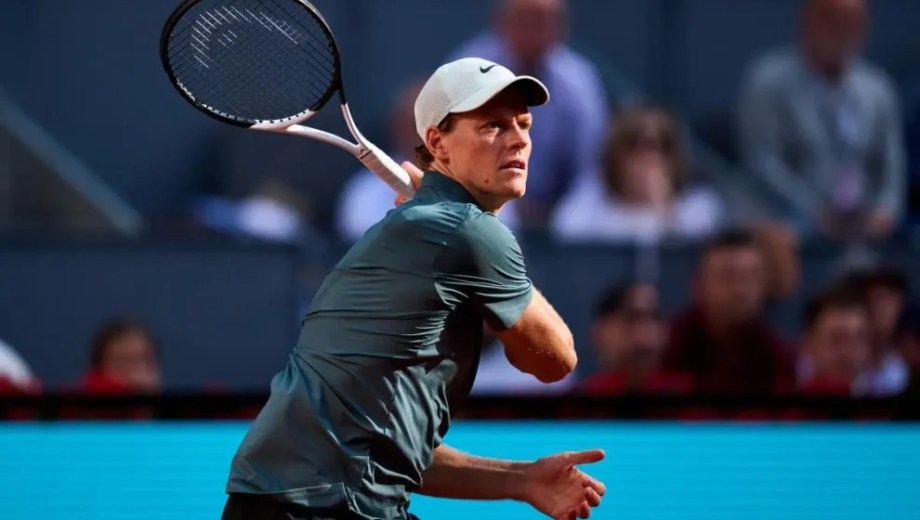 Jannik Sinner avanzó a cuartos de final en el Masters 1000 de Madrid.