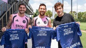 Colapinto contó cómo fue su encuentro con Messi antes del GP de Miami: «Me preguntó si podía subirse al auto»