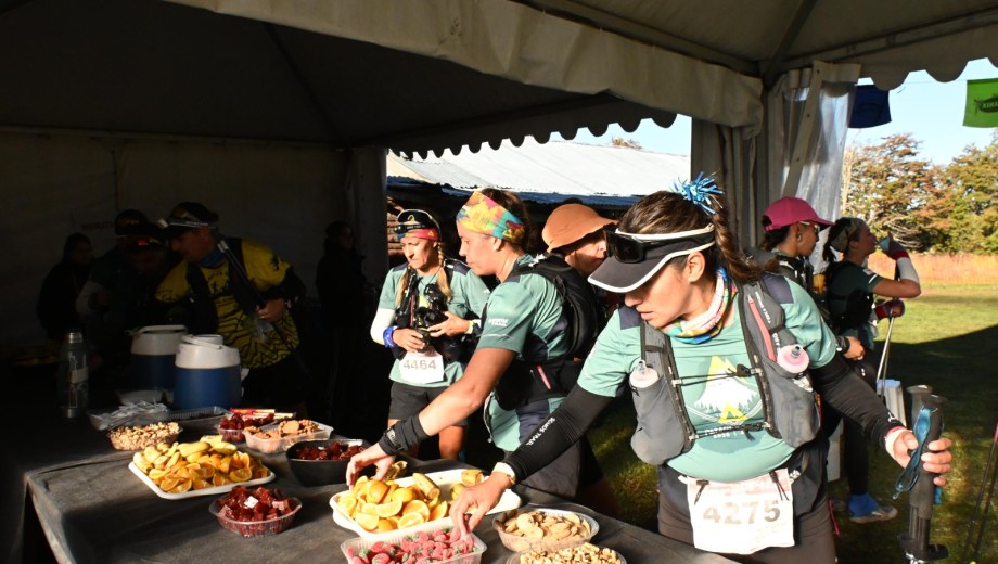 Los PAS de asistencia son refugios vitales para el corredor, en medio de la montaña. (Foto/Alejandro Carnevale)