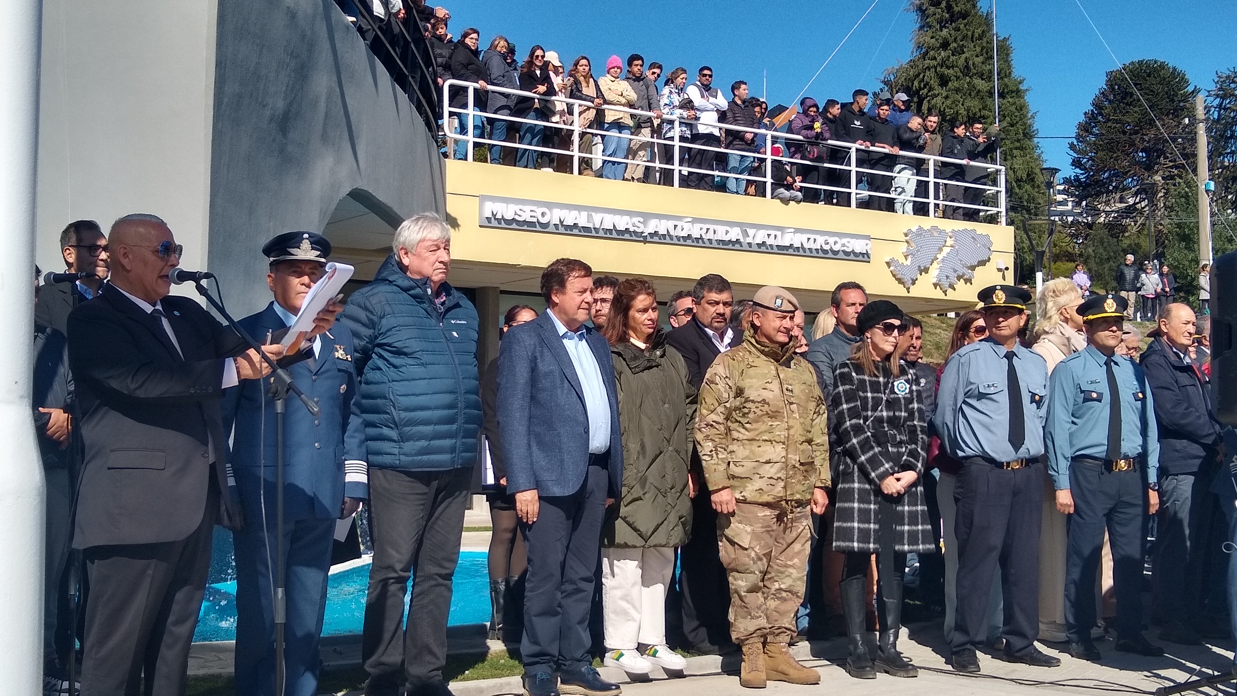 Weretilneck encabezó acto por Malvinas en Bariloche y pidió mantener reclamos diplomáticos