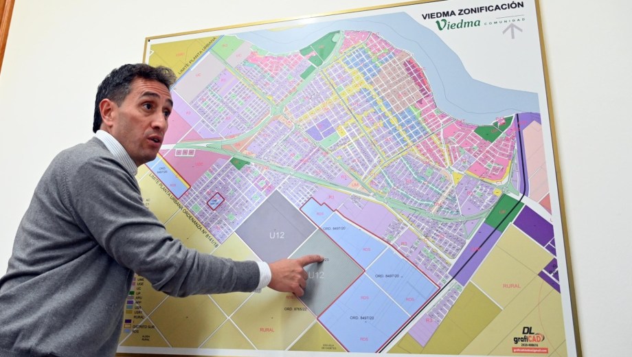 El intendente Castro espera avanzar con obras claves. Foto: Marcelo Ochoa.