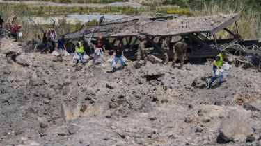 El ejército de Israel destruyó «por completo» un puente de Líbano y atacó una ruta clave que conecta con Beirut