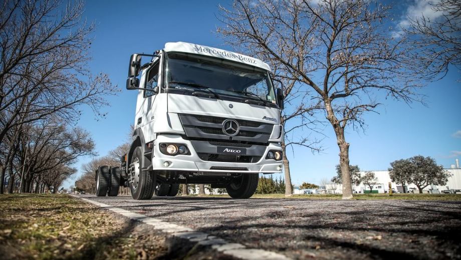 Mercedes-Benz superó el 41% de participación en marzo y amplía su liderazgo.