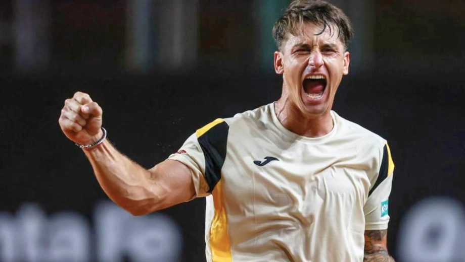 Ugo Carabelli mostró un gran nivel y dejó afuera a uno de los candidatos al título.