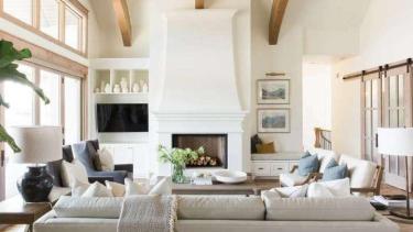 Así tenés que ubicar el sofá para que tu living se vea más grande