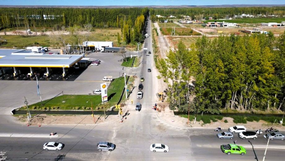 Las tareas forman parte del plan de reasfaltado y la construcción de derivadores sobre Ruta 65 y Circunvalación. Foto: municipio de Cipolletti.