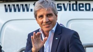Con el objetivo de destrabar un desembolso de dólares, Luis Caputo viaja a Washington a la Asamblea del FMI