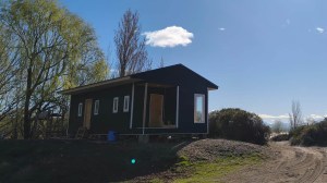 Casas de lana y madera: el modelo de la cooperativa recuperada de Chubut que ya se exporta y llegará a toda la Argentina