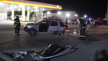 Choque y tensión en Centenario: manejaba alcoholizado por la Ruta 7, impactó contra tres autos y fue agredido