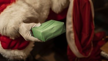 Intentó robarle a un adolescente que trabajaba de Papá Noel y quedó imputado en Catriel