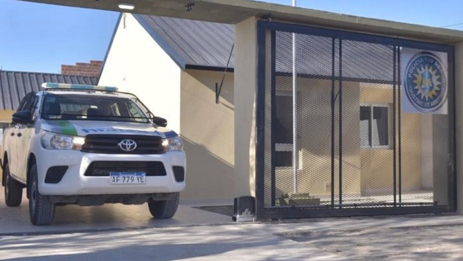 Subcomisaría 69 de General Roca logró recuperar una motocicleta con pedido de secuestro.