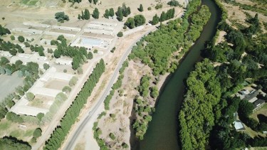 Sauce exótico y especies invasoras: cómo los drones revolucionan el cuidado de los ríos en Neuquén