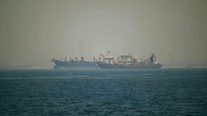 Irán recauda los primeros peajes en el estrecho de Ormuz y el Pentágono advierte que el desminado tardaría seis meses