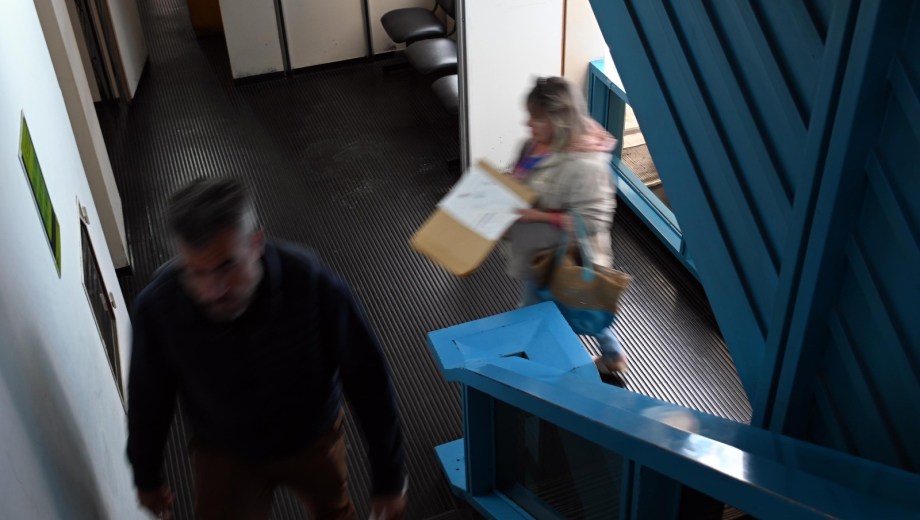 En los haberes de abril, los estatales del Ejecutivo tendrán su segundo aumento en el año. Foto: M.Ochoa.