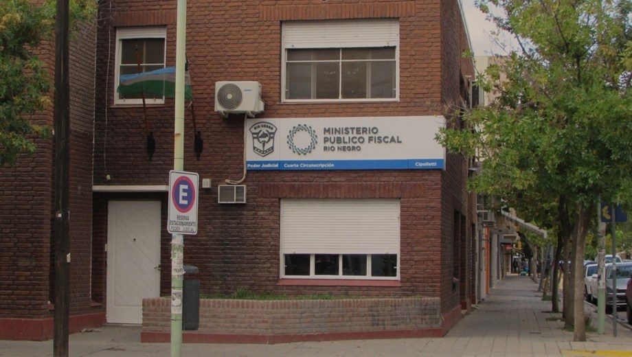 La audiencia se realizó este domingo en Cipolletti, donde la jueza dispuso la detención cautelar del acusado por pedido de la Fiscalía.
