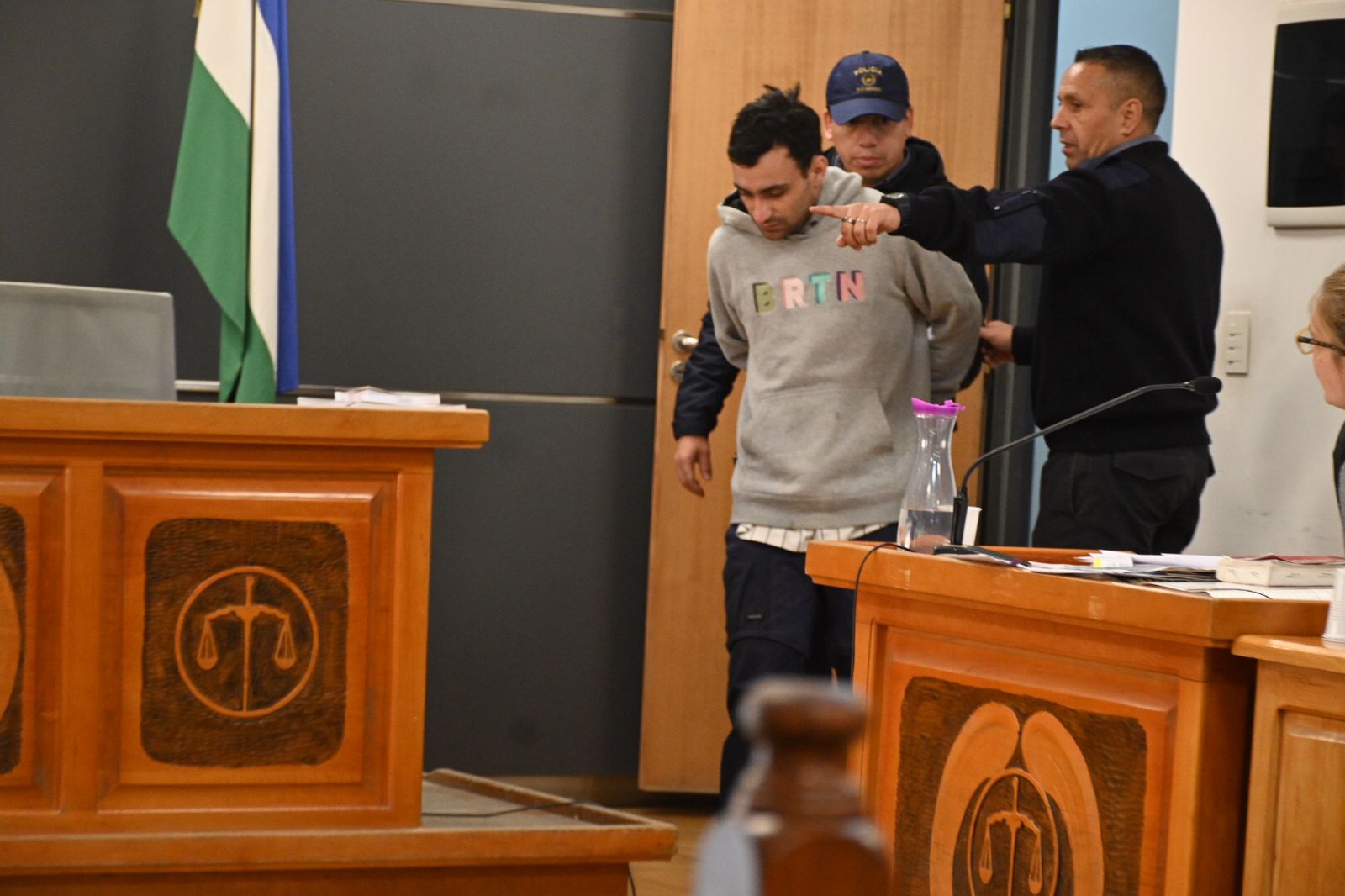 Detuvieron a Ramón Garay Osses tras allanamiento por tiroteo a estudiante en Bariloche