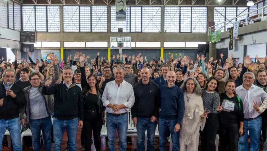 El gobernador Rolando Figueroa participó del plenario del Frente Grande (Gentileza)