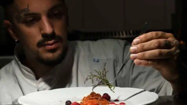 El chef Pardal, de Traful: cómo lo entusiasma la cocina que prepara para este Mundial de Fútbol