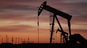 La producción de petróleo de la OPEP se desplomó un 27,5% por la guerra en Medio Oriente
