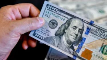 El dólar pegó un salto y arrancó la semana por encima de los $1.400: registró su mayor avance desde marzo