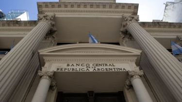 Pese a la suba del tipo de cambio, el BCRA continuó con la compra de dólares: qué pasa con las reservas