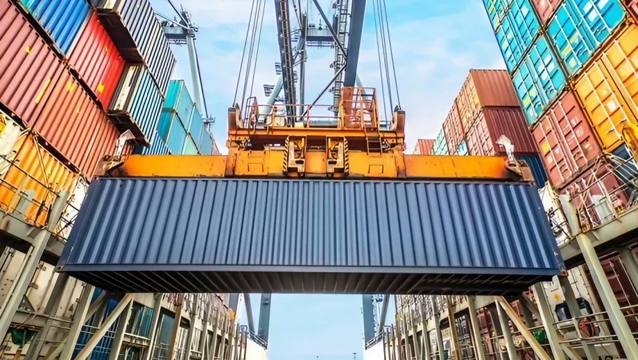 Desregulación. Se abre la importación de insumos con beneficios arancelarios para la industria. 