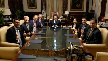 Tras el fallo favorable a Argentina sobre YPF, Javier Milei recibió a los abogados que ganaron el juicio