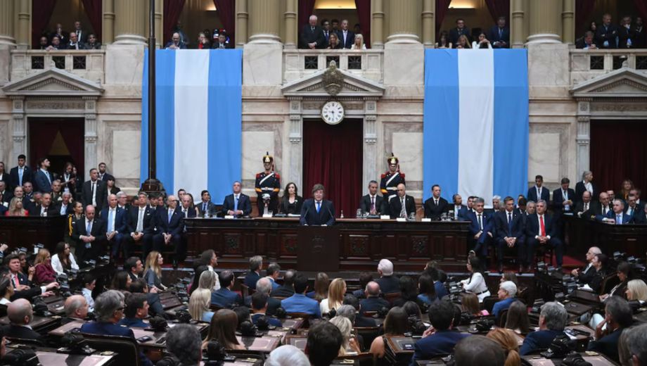 El Gobierno desembolsa fondo millonario a gobernadores.