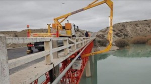 Harán una evaluación estructural del puente entre Río Colorado y La Adela para mejorar su estado