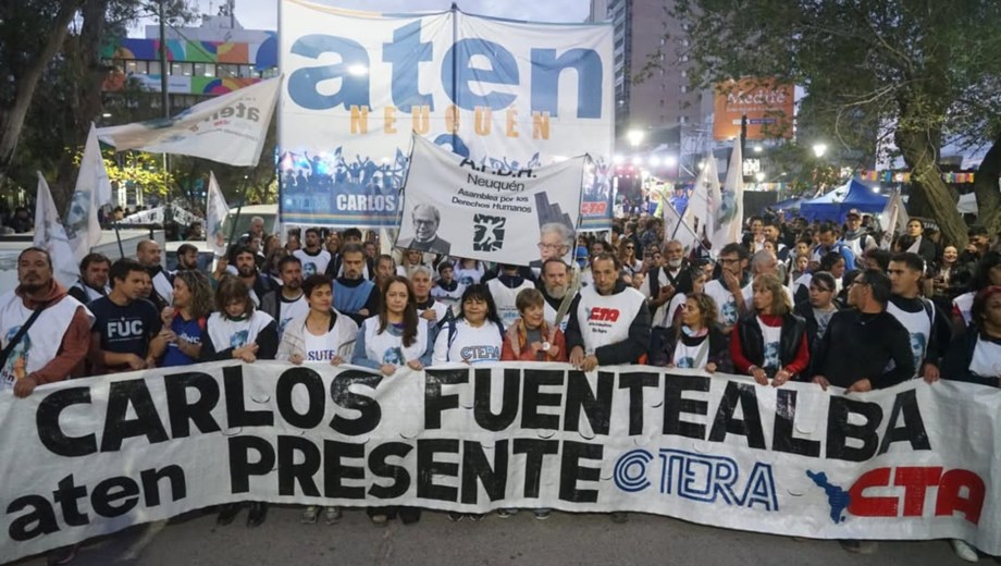 Bicicleteada y marcha a 19 años del asesinato de Carlos Fuentealba en Neuquén.