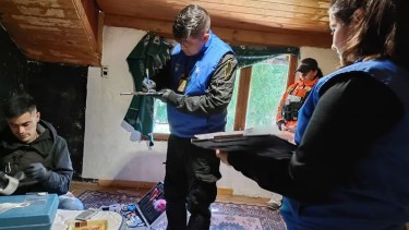 Fueron por un allanamiento por robo y todo derivó en el secuestro de drogas en Villa La Angostura