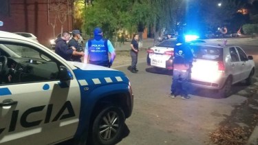 Golpe al narcomenudeo en Neuquén: cayó una pareja con droga, dinero y un posnet