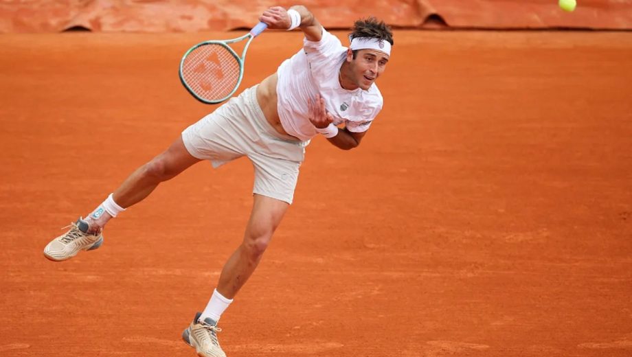 Etchverry aprovechó su gran momento y avanzó a segunda ronda.