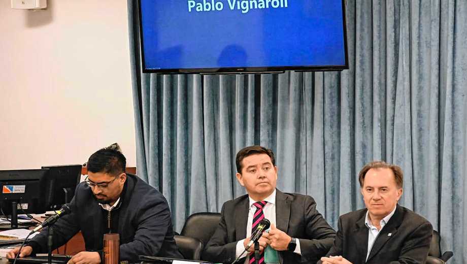 Bertolini, junto a sus abogados Gómez y Pino Muñoz. (Foto: Florencia Salto)