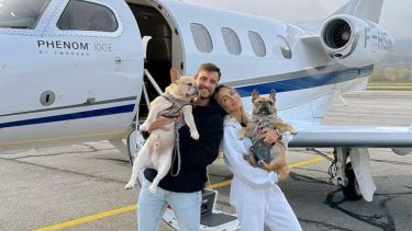 Viajes en avión privado y un estilo «pet family»: así viven Caro Calvagni y Nico Tagliafico