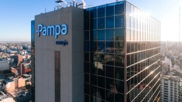 De la energía al campo: Pampa Energía busca USD 1.500 millones para construir una planta de urea en Bahía Blanca