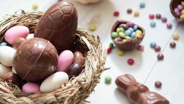 Cómo hacer huevos de pascua veggie: receta saludable con chocolate puro y frutos secos
