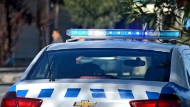 Un joven ingresó con un cuchillo y se atrincheró en un polideportivo de Neuquén: lograron reducirlo