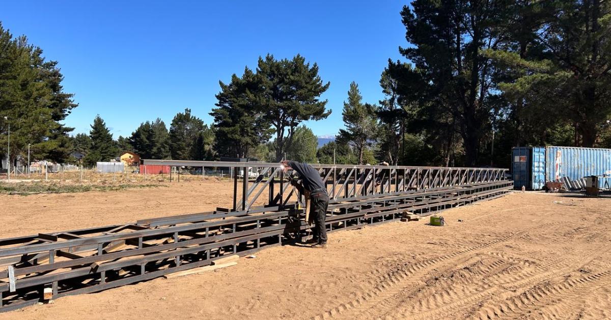 Vecinos manifiestan preocupación por las dimensiones del nuevo polideportivo de Dina Huapi