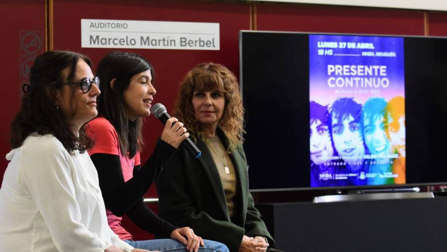 Valentina Bassi presentó en el MNBA Neuquén el film Presente Continuo. Foto: Cecilia Maletti.