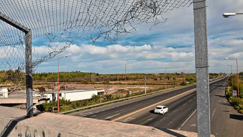 Según un relevamiento realizado por una concejal, hay tres puentes en estado crítico. Foto: Alejandro Carnevale.