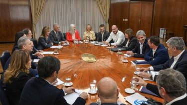 Julieta Corroza y senadores «dialoguistas» se reunieron con Luis Caputo y reclamaron fondos adeudados