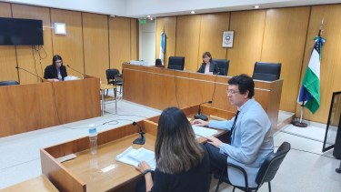 Imputaron al camionero que chocó a un auto en la Ruta 22 y dejó a tres personas en grave estado