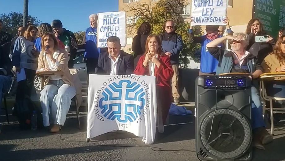 La sesión del Consejo Superior  se realizó este miércoles 15 de abril en la calle Leloir y Buenos Aires (gentileza Prensa UNCo)