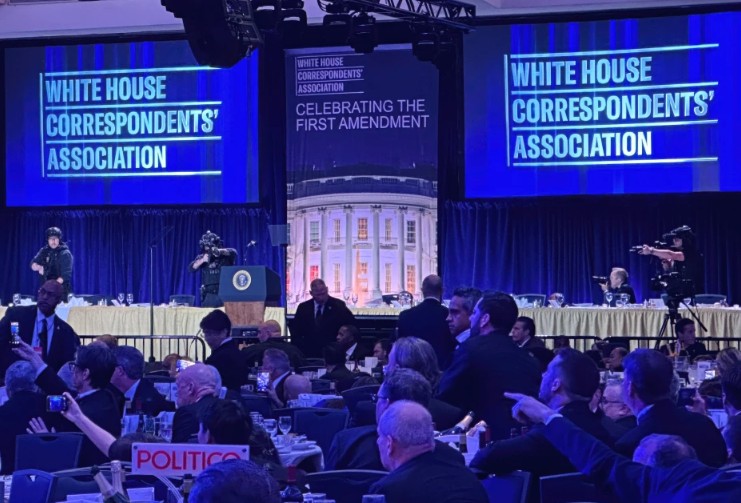 Hubo disparos donde estaba Donald Trump. Foto: AP.