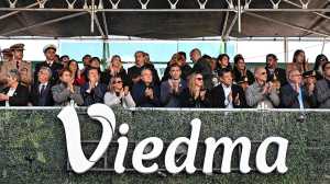 En fotos, el desfile por un nuevo aniversario de Viedma