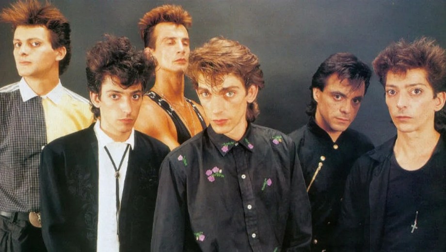 Virus del '85. Enrique Mugetti, Julio Moura, Mario Serra, Federico Moura, Daniel Sbarra y Marcelo Moura.