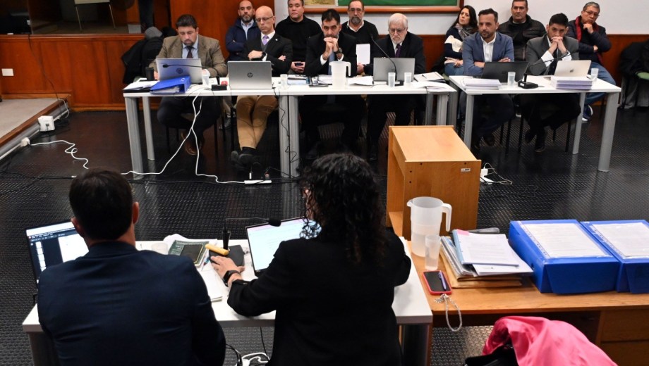 El debate oral y público por la ejecución de 40 viviendas de Sierra Grande se extenderá hasta el viernes. Foto: Marcelo Ochoa.